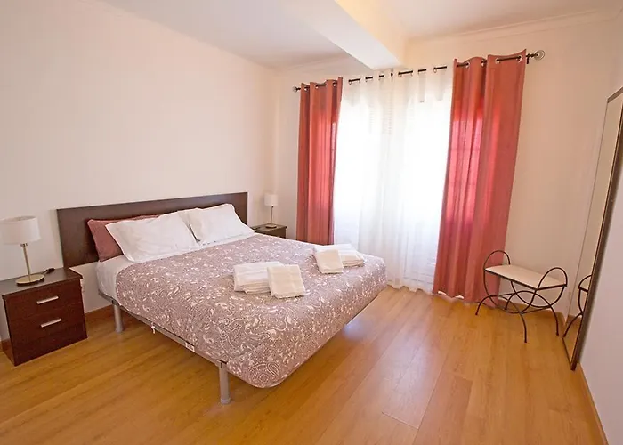 Waters House - Feel At Ir Our Sea * פניש